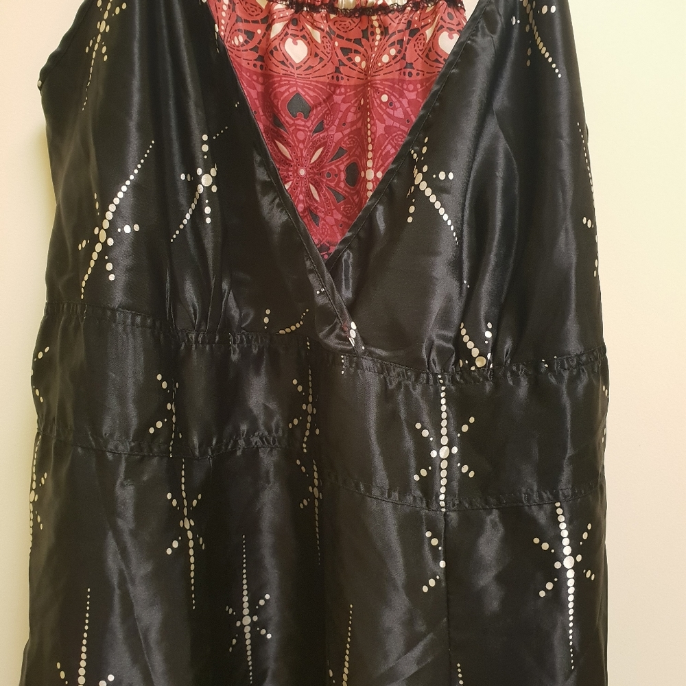 S90 - Momentum 22w black and red sundress